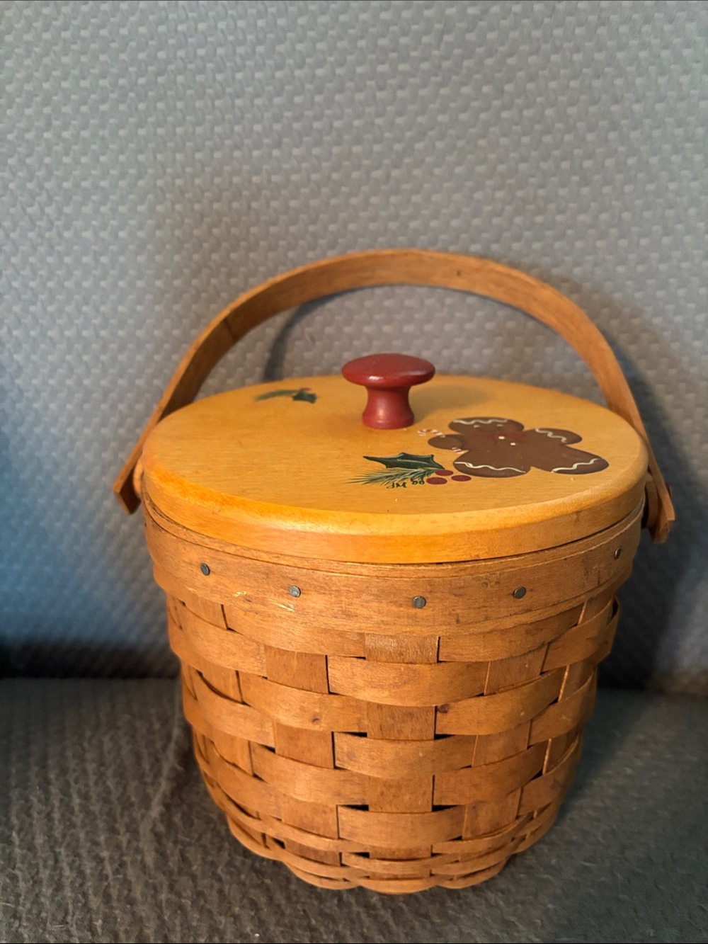 Longaberger Wooden Woven Cookie Basket with Painted Lid - Red Knob